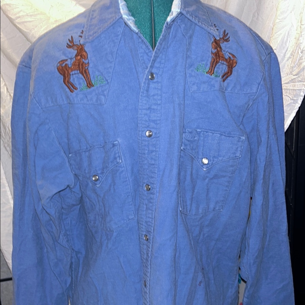VINTAGE very rare  Men's Blue Embroidered Casual  FlannelShirt with pearl snaps